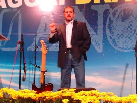 Pr. Ricardo Agreste ministrando durante o Congresso Haggai 2009