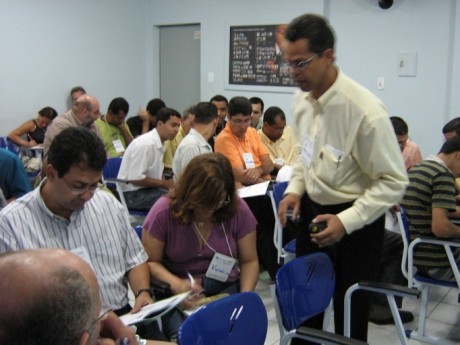 Docente e participantes em um Seminário Local no Rio de Janeiro em 2009