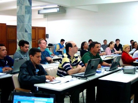Participantes de um dos cursos da Semana Haggai 2009