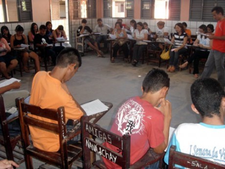 Estudantes de inglês no programa da Escola Polivalente, Fortaleza, CE 