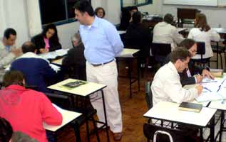Flávio antigas ensinando Integridade do Líder em Ijuí