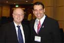 Jorge Caldardo em Cingapura, ao lado de Randy Simmons, presidente do Haggai Internacional