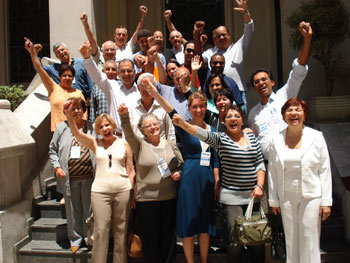 Foto oficial do grupo, nas escadas do fundo da Catedral