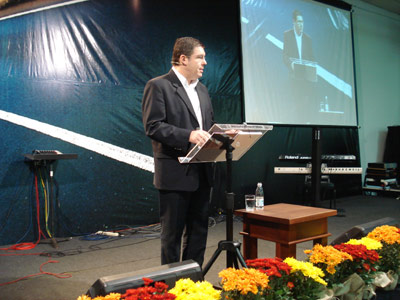 Ed René na primeira palestra da manhã - o sentido da vocação cristã
