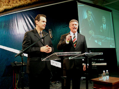 Ebenézer Bittencourt e Dr. James Walker - apresentação do CEO Internacional
