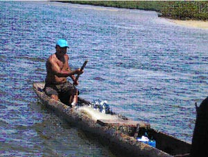 Caiçaras que vivem da pesca e comércio de mariscos