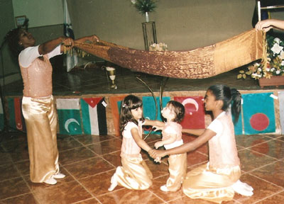 Dança encenando as gerações pelas quais a unção do Senhor passa
