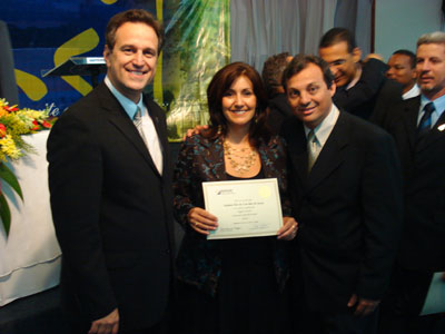 Cerimônia de graduação de Janaína (Seminário Nacional de Liderança Avançada) e José Maria (Workshop de Docentes)