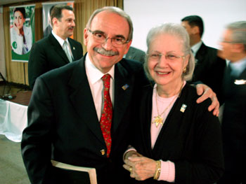 Loisette ao lado de Ednilton Soárez, presidente nacional do Haggai