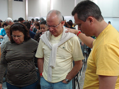 Pastores oram por profissionais