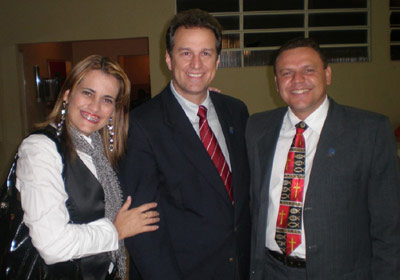 Alessandra, esposa do pastor da David e Ebenézer