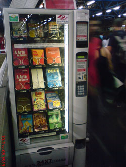Máquinas de vender livros no metrô de São Paulo