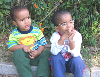 Cauan e Hebert num passeio pelo parque