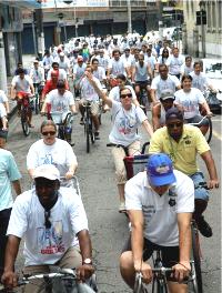 Pedalando por Bíblias 