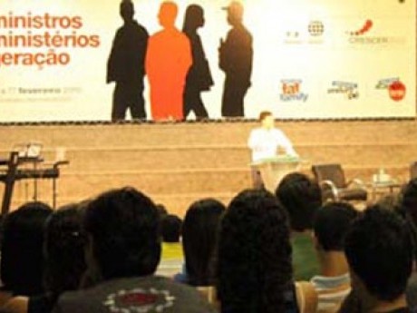 Docente internacional do Haggai, Elias Souza, preletor oficial