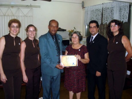 Cultivar (da esquerda para a direita): Ivoneli, Selma, Rosembergue Guimarães (Diretor Comercial da Cultivar, Jarley Menezes (Presidente da Mantenedora STBDC), Elizeu Rocha (Diretor Executivo da Cultivar), Evangelina (Secretária Executiva do STBDC).