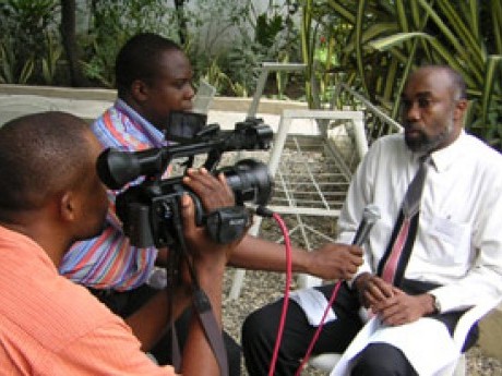 Emmanuel Dérivois, presidente da Associação de Graduados do Haggai no Haiti deu notícias de que está bem (foto de arquivo)