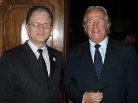 Ozeimar Batista (Diretor do STBDC) e  Magnífico Reitor Arody Cordeiro Herdy (Unigranrio)