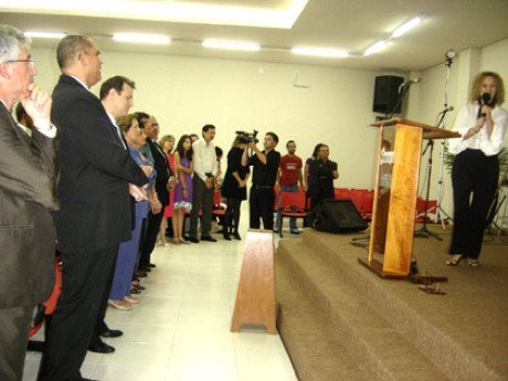 Culto de Gratidão a Deus pelo novo espaço, com Jeanne Mascarenhas cantando 