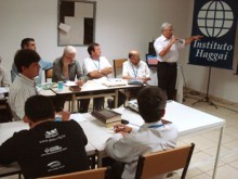 Adelécio Brito lecionando micro-aula ao líderes da Convenção Batista do Estado de São Paulo (Bauru)