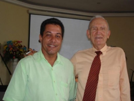 Amizade a aconselhamento com Dr. Russel Shedd 