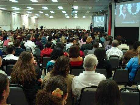 Grupo reunido no auditório Imperial