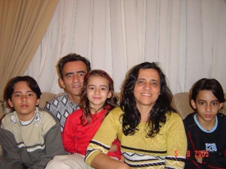 Custódio (Fortaleza, 2010), Vánia e seus três filhos