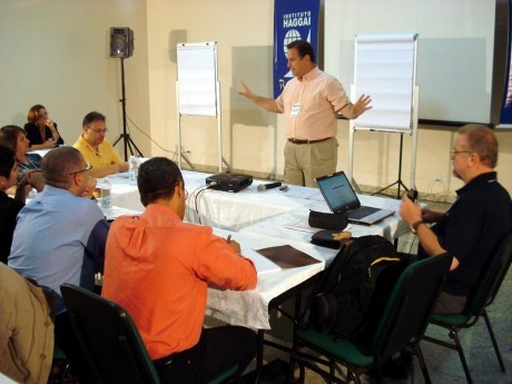 Ebenézer Bittencourt em sua primeira palestra sobre voluntariado
